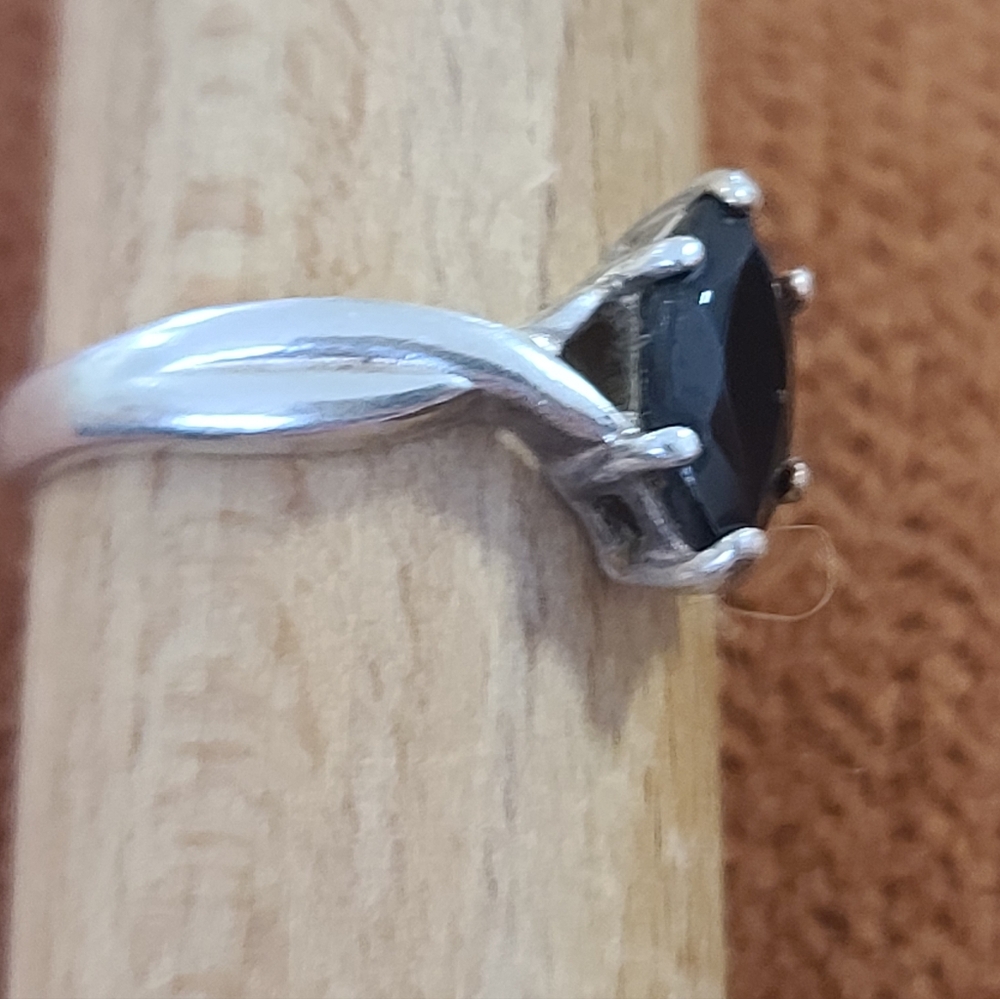 Sterling Silver Avon Black Onyx Marquise Stone Ring, Vintage 925 - Picture 6 of 9